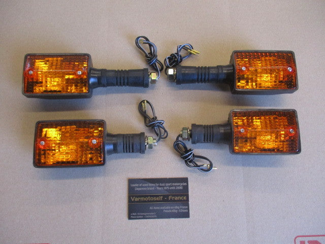 Clignotants avant et arrière NEUFS pour Yamaha 125 DTLC - 1HR - 10V - 57U - 34X