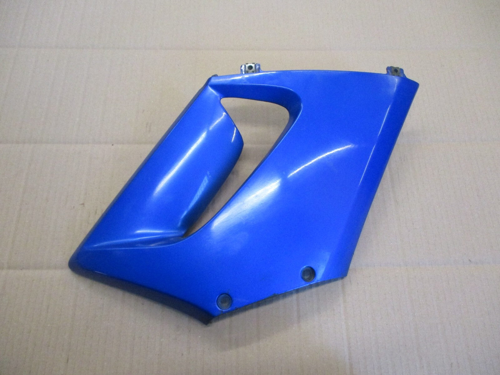 Flanc de carénage droit pour Honda 125 CBR - JC34