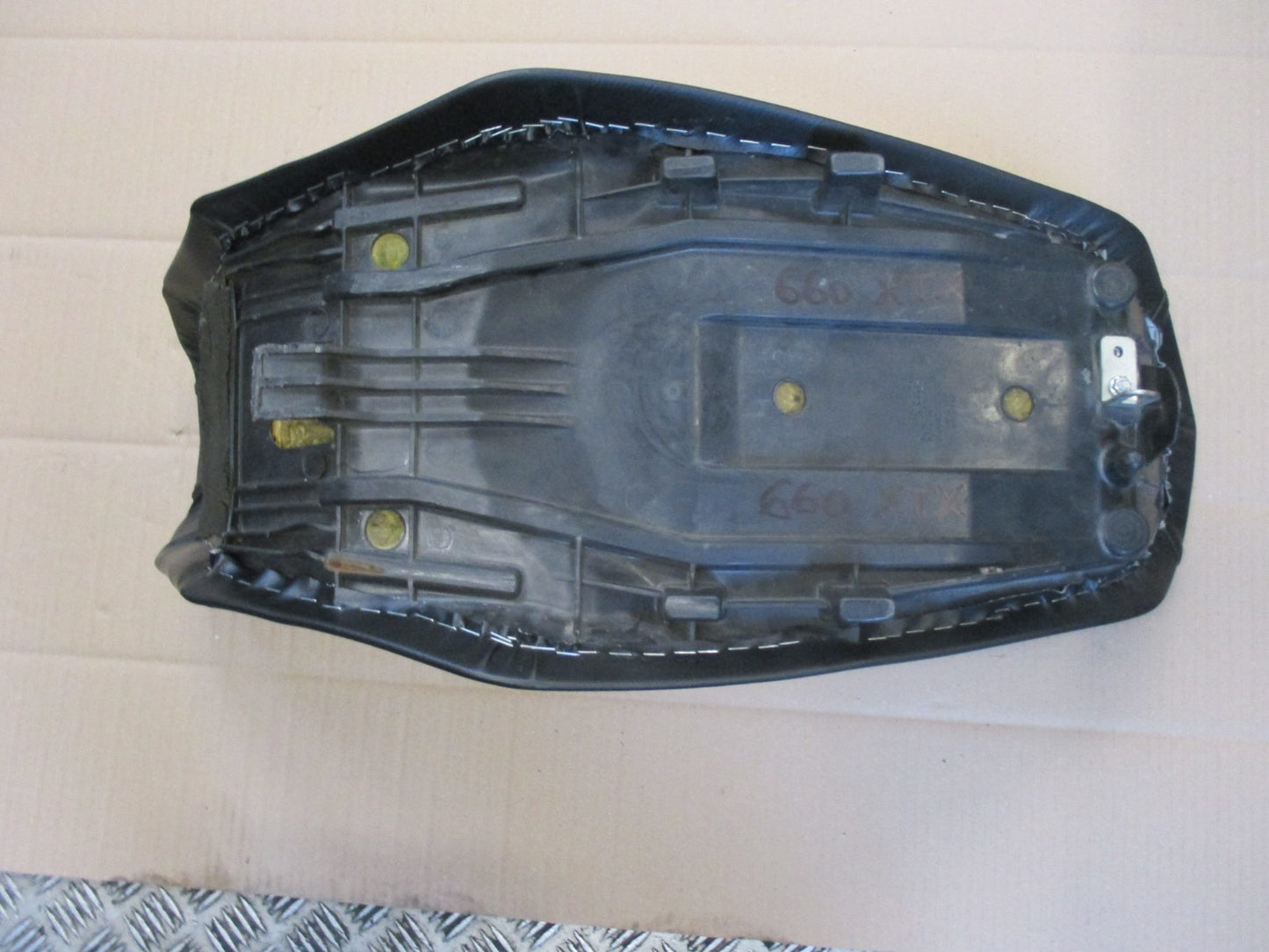 Selle refaite à neuf pour Yamaha 660 XTX