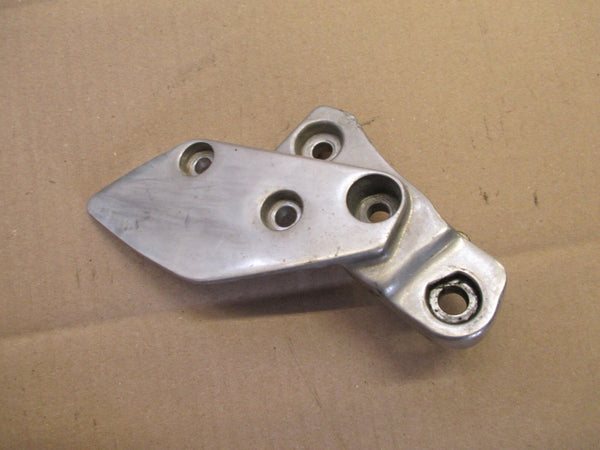 Platine cale pied avant droite pour Yamaha 1200 XJR - 4KG - 1995 / 1998