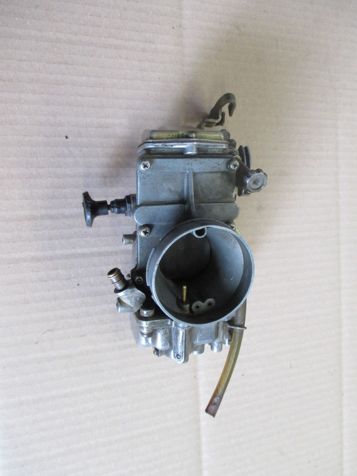 Carburateur pour Suzuki 600 DR - SN41A