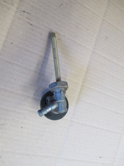 Robinet essence pour Honda 650 NTV REVERE - RC33
