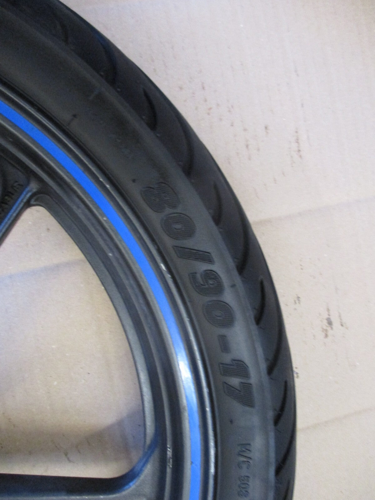 Roue avant et arrière avec pneu bon état pour Honda 125 CBR - JC34