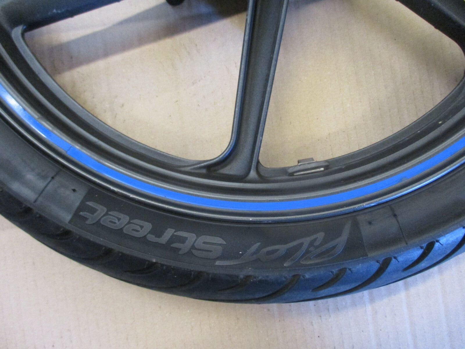Roue avant et arrière avec pneu bon état pour Honda 125 CBR - JC34