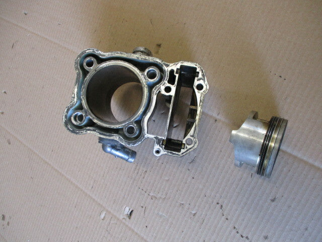 Cylindre / piston avant pour Honda 750 Africa twin - XRV - RD04