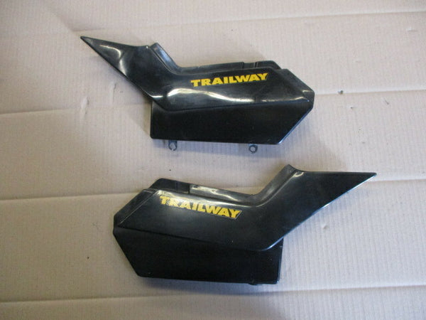 Caches latéraux pour Yamaha 125 TW - DE01 - DE054