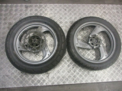 Roues avant + arrière pneu PIRELLI très peu roulé Yamaha 125 TDR - 4FU - 5AE