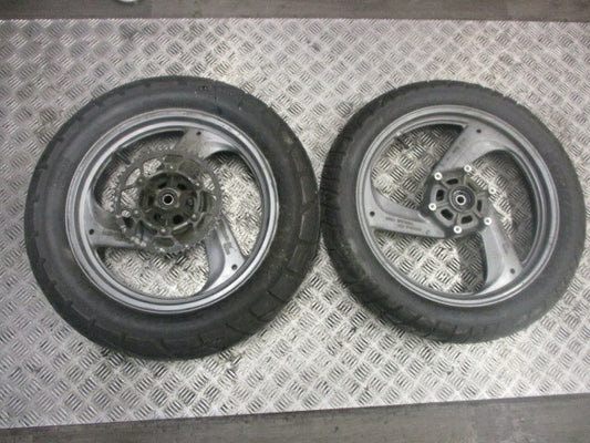 Roues avant + arrière pneu PIRELLI très peu roulé Yamaha 125 TDR - 4FU - 5AE