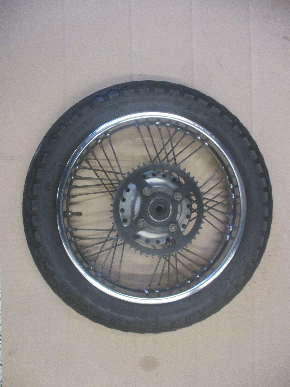 Roue arrière avec pneu bon état pour Yamaha 125 SR - 10F