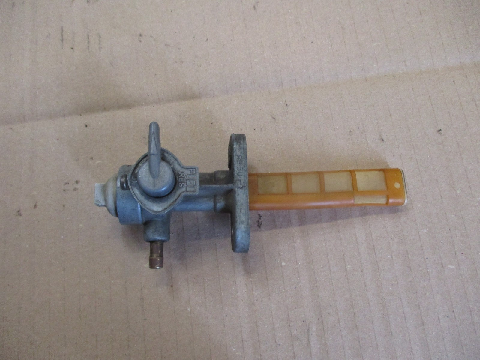 Robinet essence pour Suzuki 125 DR - SF43B