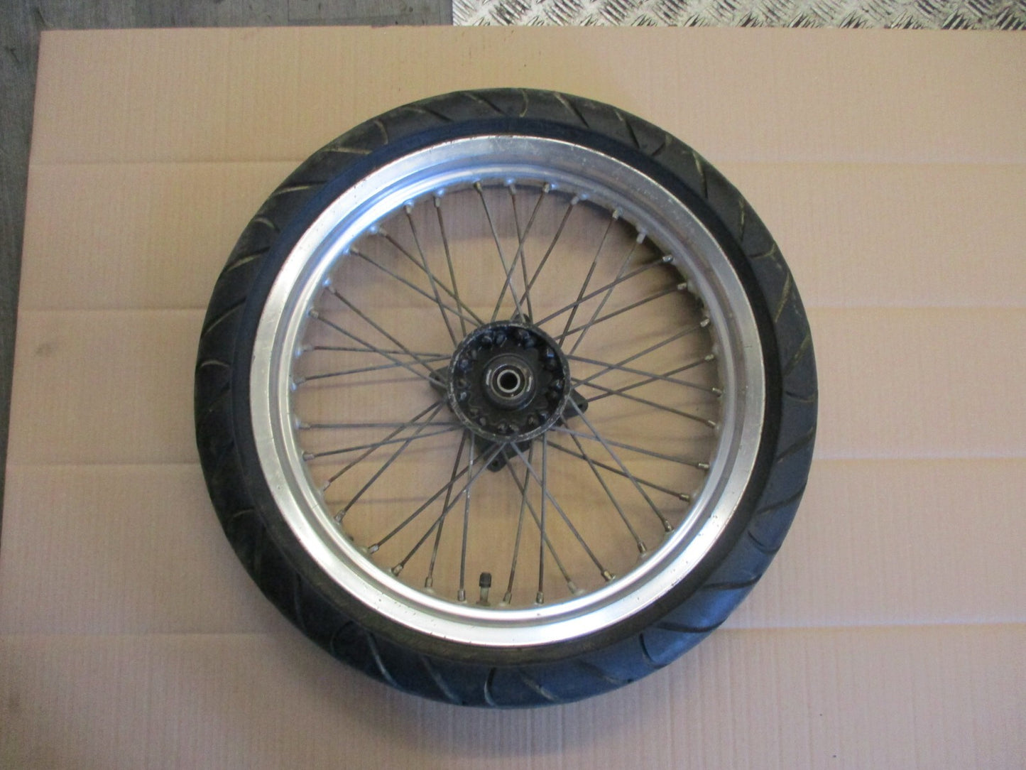 Roue avant super motard 17 pouces pour Suzuki 600 DR - 650 DR - SN41A - SP41A