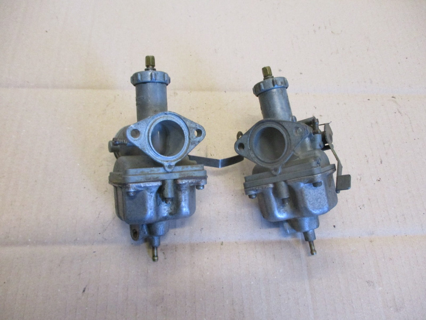 Carburateurs pour Honda 125 CBT - CB125T - 125 Twin