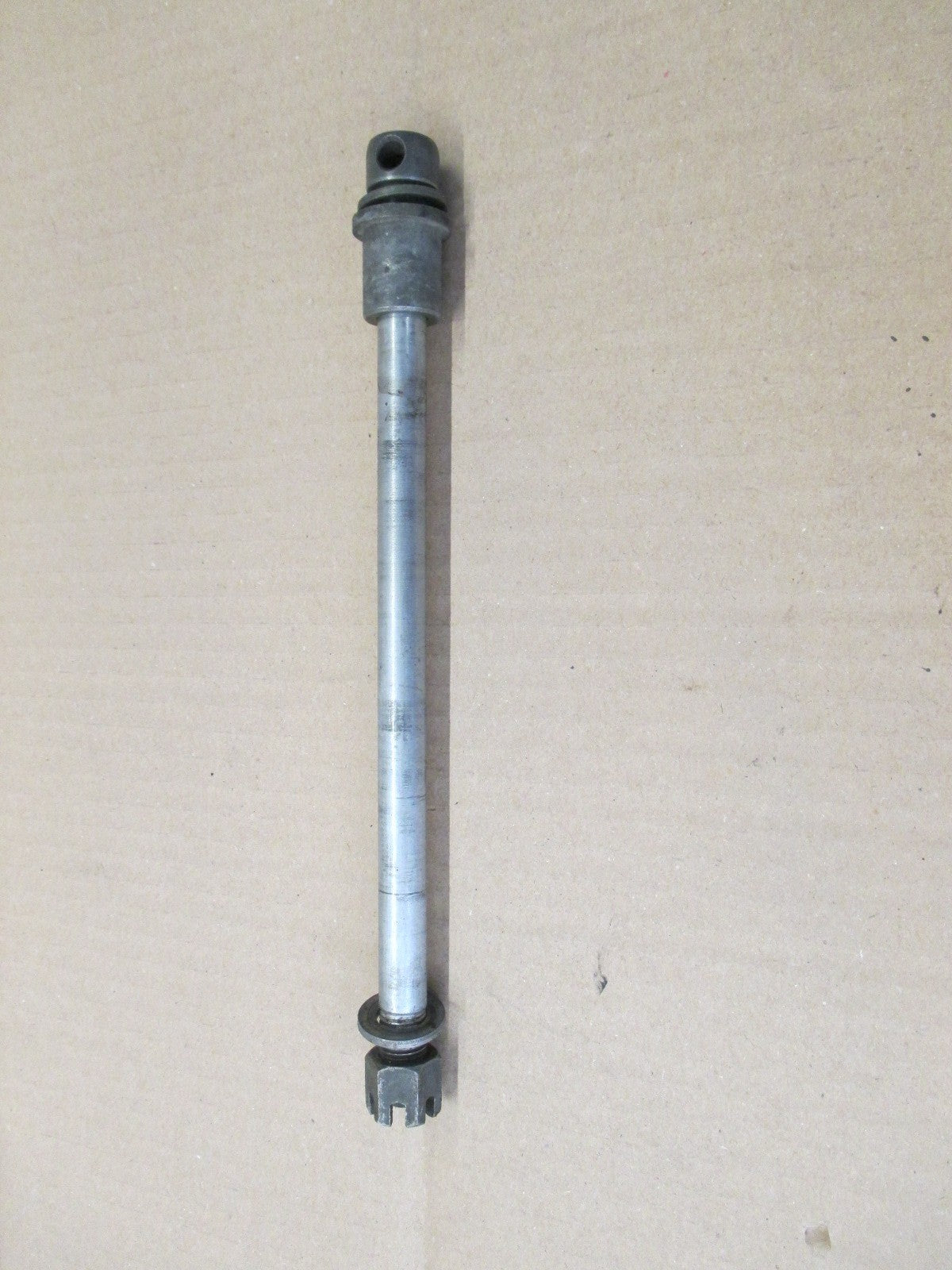 Axe de roue avant pour Suzuki 125 TS ER - 1979 / 1981