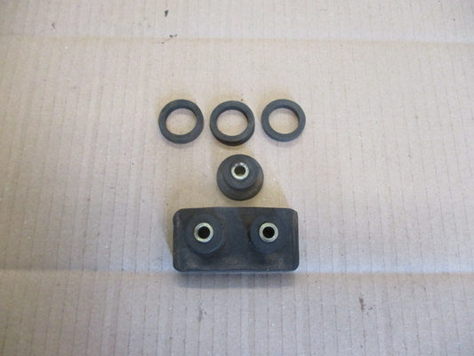 Caoutchoucs de fixation feu arrière pour Yamaha 125 DTMX - 2A8
