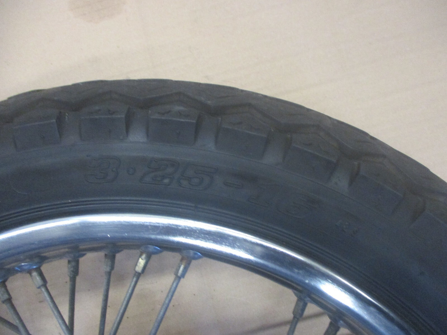 Roue arrière avec pneu bon état pour Yamaha 125 SR - 10F
