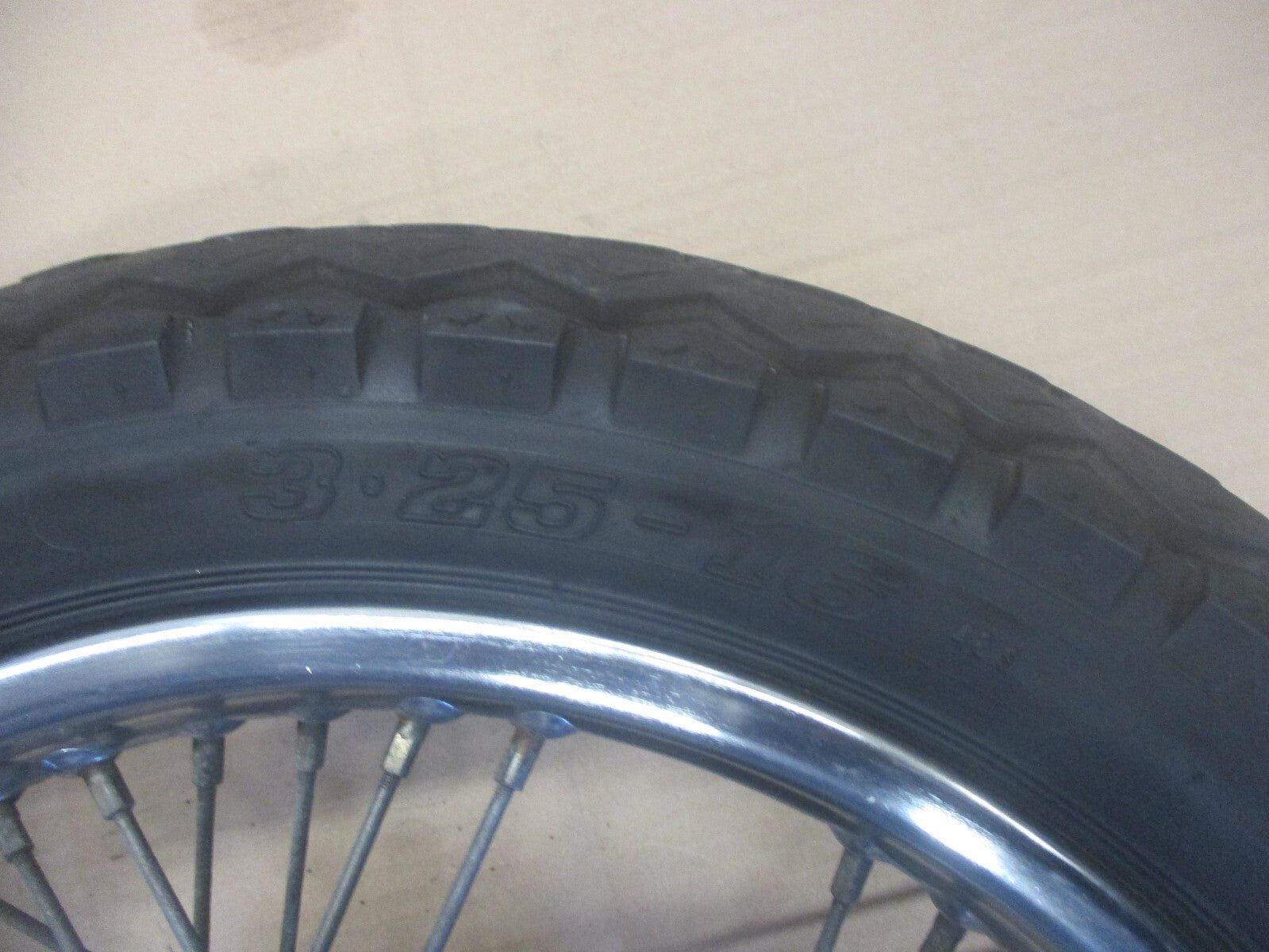 Roue arrière avec pneu bon état pour Yamaha 125 SR - 10F