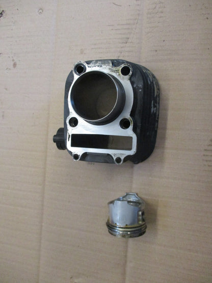 Cylindre / piston pour Yamaha  125 TW - DE01 - DE054