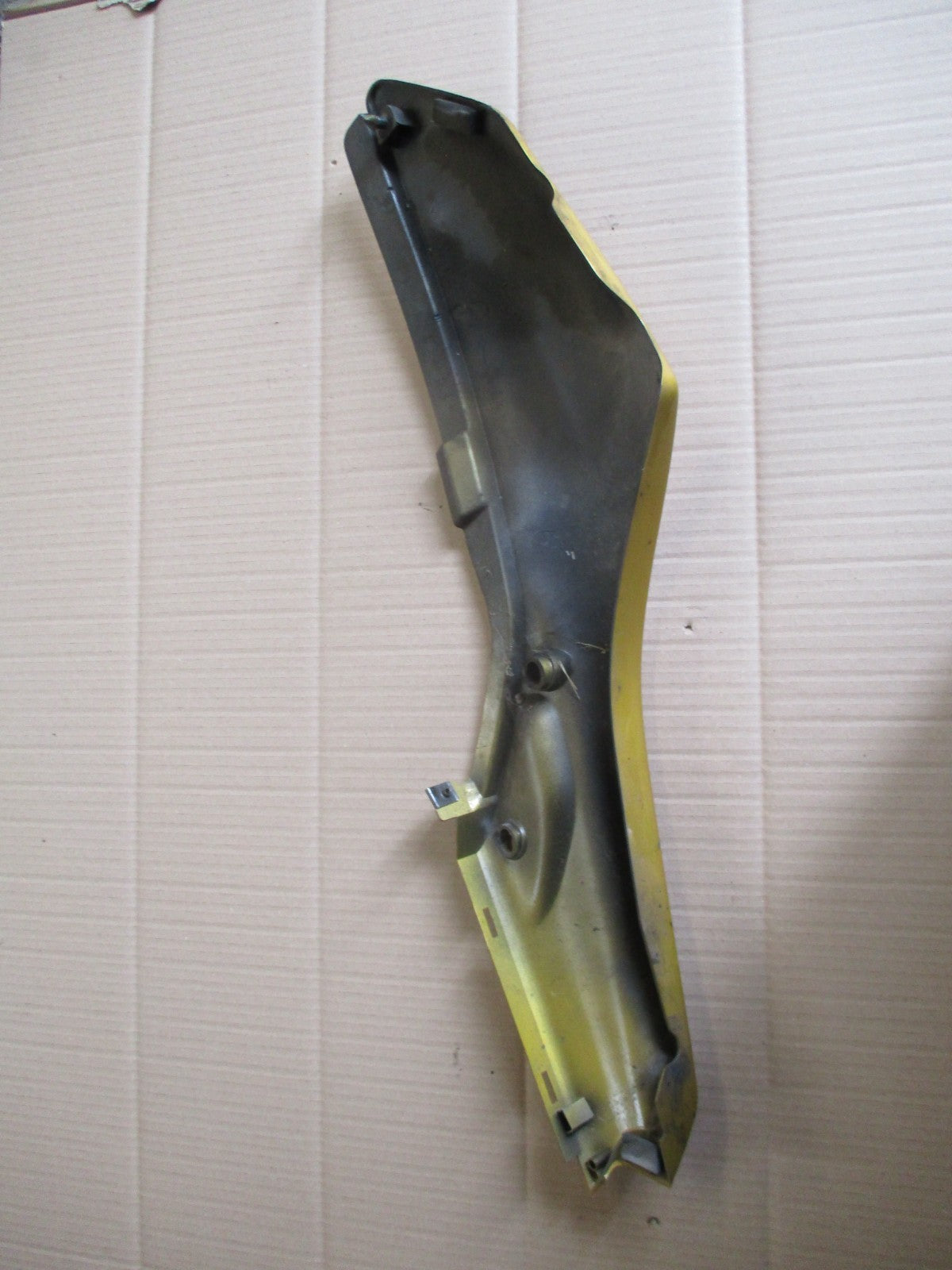 Cache latéral gauche pour Yamaha 125 TDR modèle 4FU / 5AE