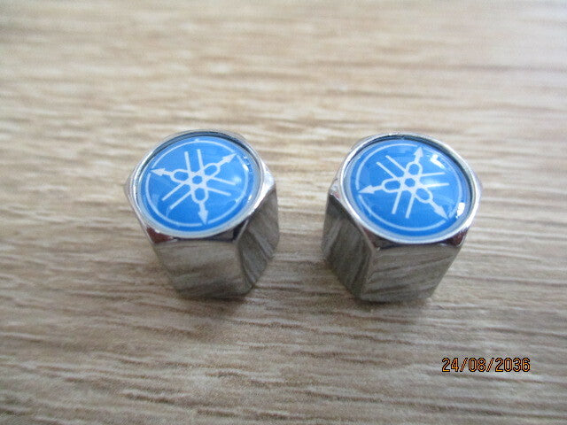 Bouchons de valve YAMAHA - Couleur chrome - Sigle sur fond bleu - Quantité 2