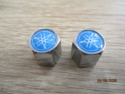 Bouchons de valve YAMAHA - Couleur chrome - Sigle sur fond bleu - Quantité 2