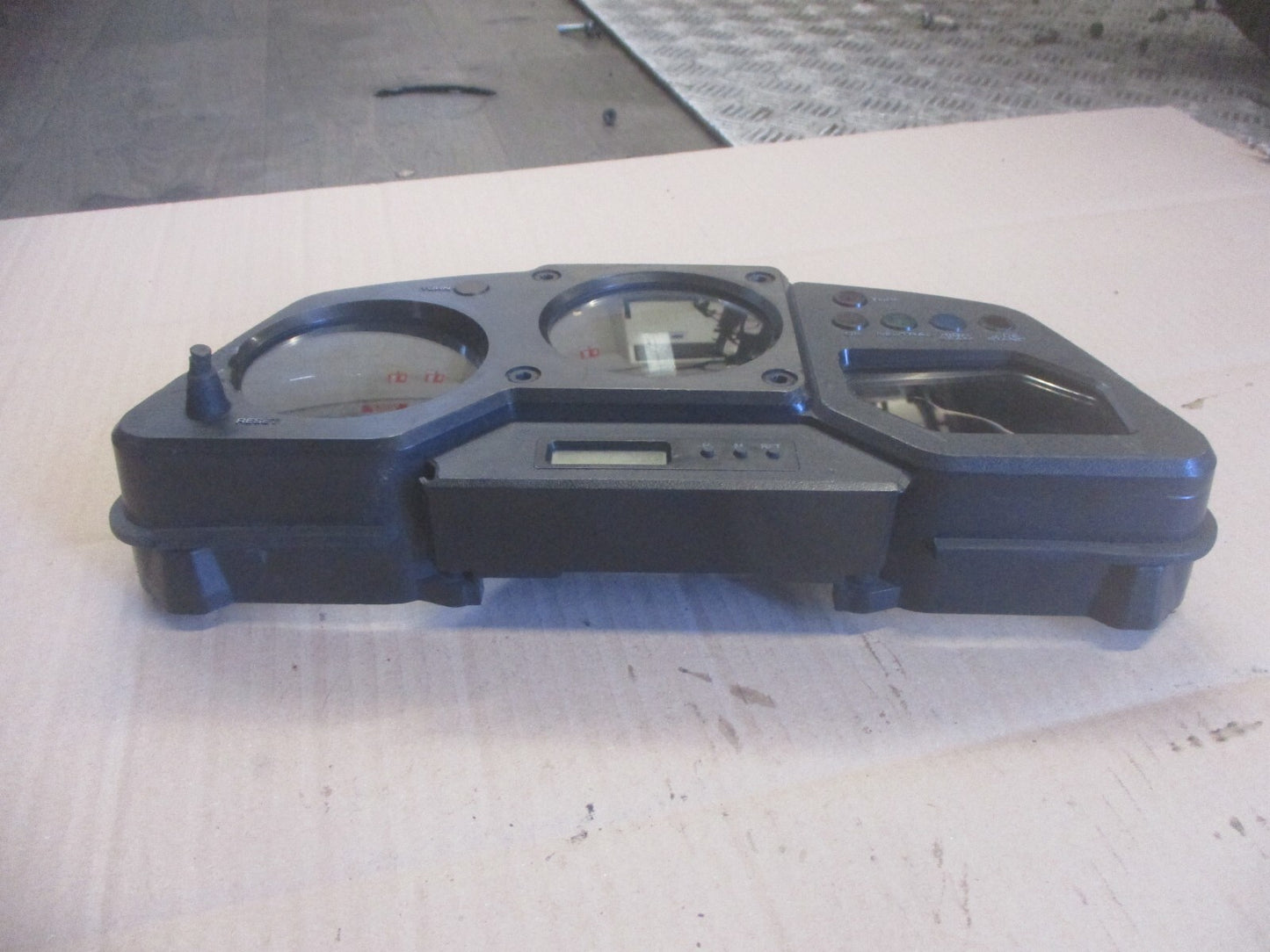 Facade avant de compteurs pour Honda 750 VFR - RC36 - Phase 1 - 1990/1993