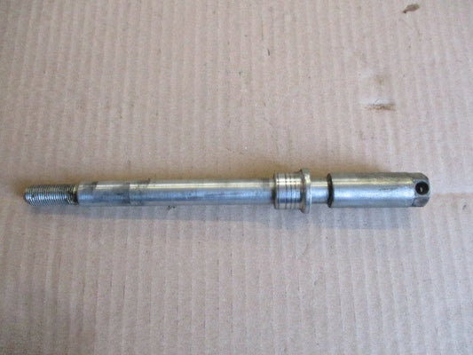 Axe de roue avant pour Honda 125 XLR R - JD16A