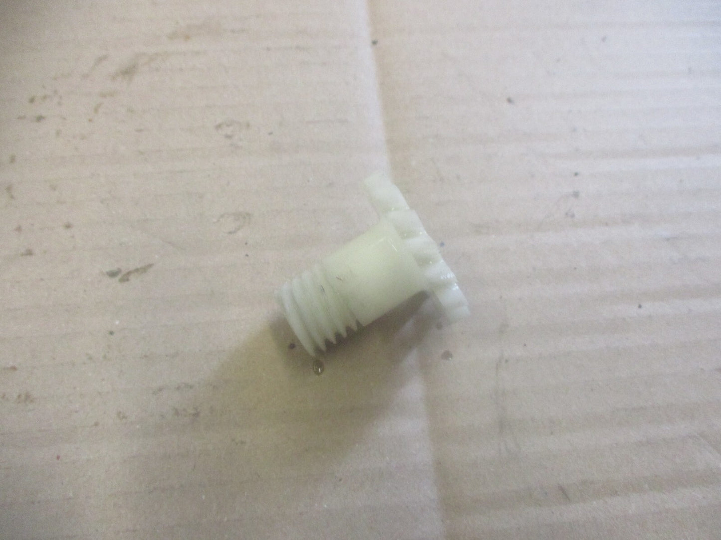 Pignon plastique pour Yamaha 200 DTR - 2YY