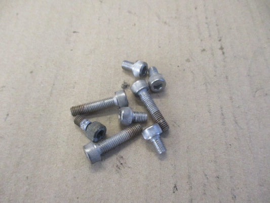 Vis de fixation bouchon essence à clé pour Yamaha 850 TDM - 4TX