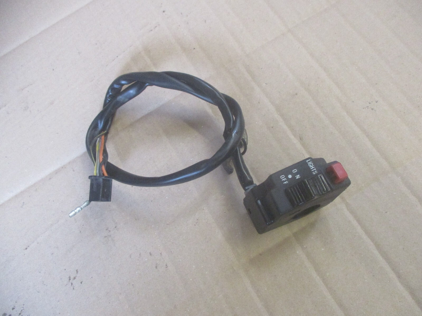 Commodo droit pour Suzuki 650 DR RS - SP44A - sans demarreur