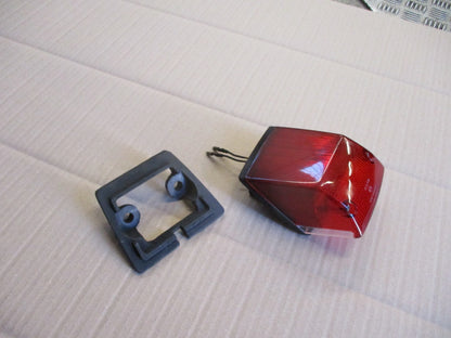Feu arrière + cabochon neuf + joint pour Yamaha 600 XT - 2KF