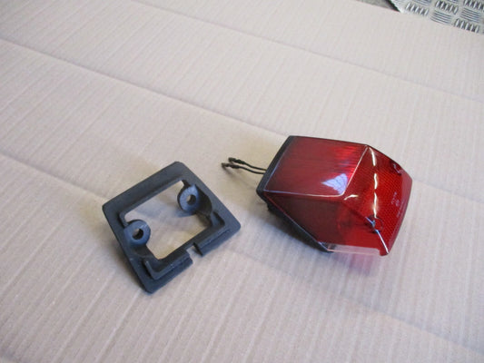 Feu arrière + cabochon neuf + joint pour Yamaha 600 XT - 2KF