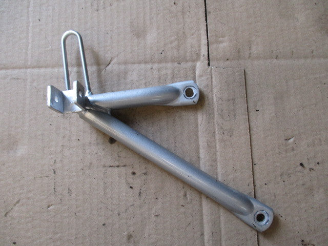 Support cale pied arrière droit pour Honda 125 NX Transcity - JD12