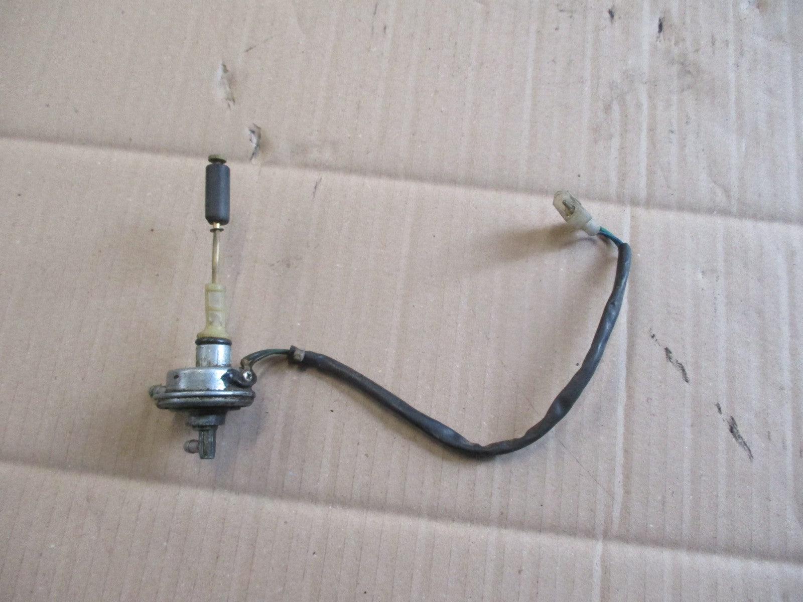 Robinet jauge d'essence pour Yamaha 125 XTX - XTR