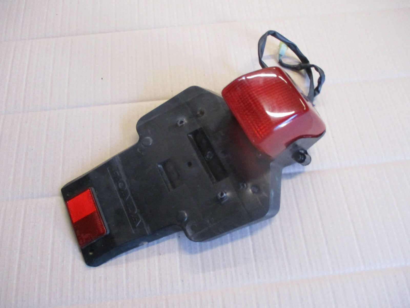 Bavette + feu arrière pour Honda 650 NX Dominator - RD02 - RD08A