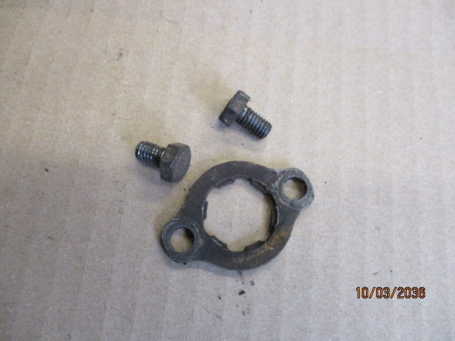 Plaquette de fixation pignon sortie de boite + vis pour Honda 125 XLR - JD04