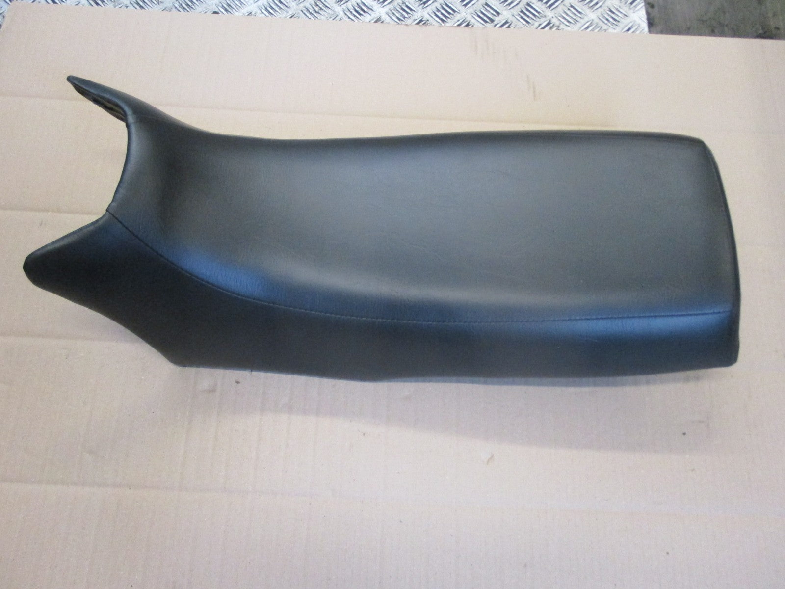 Selle refaite à neuf pour Yamaha 600 XT - 2KF
