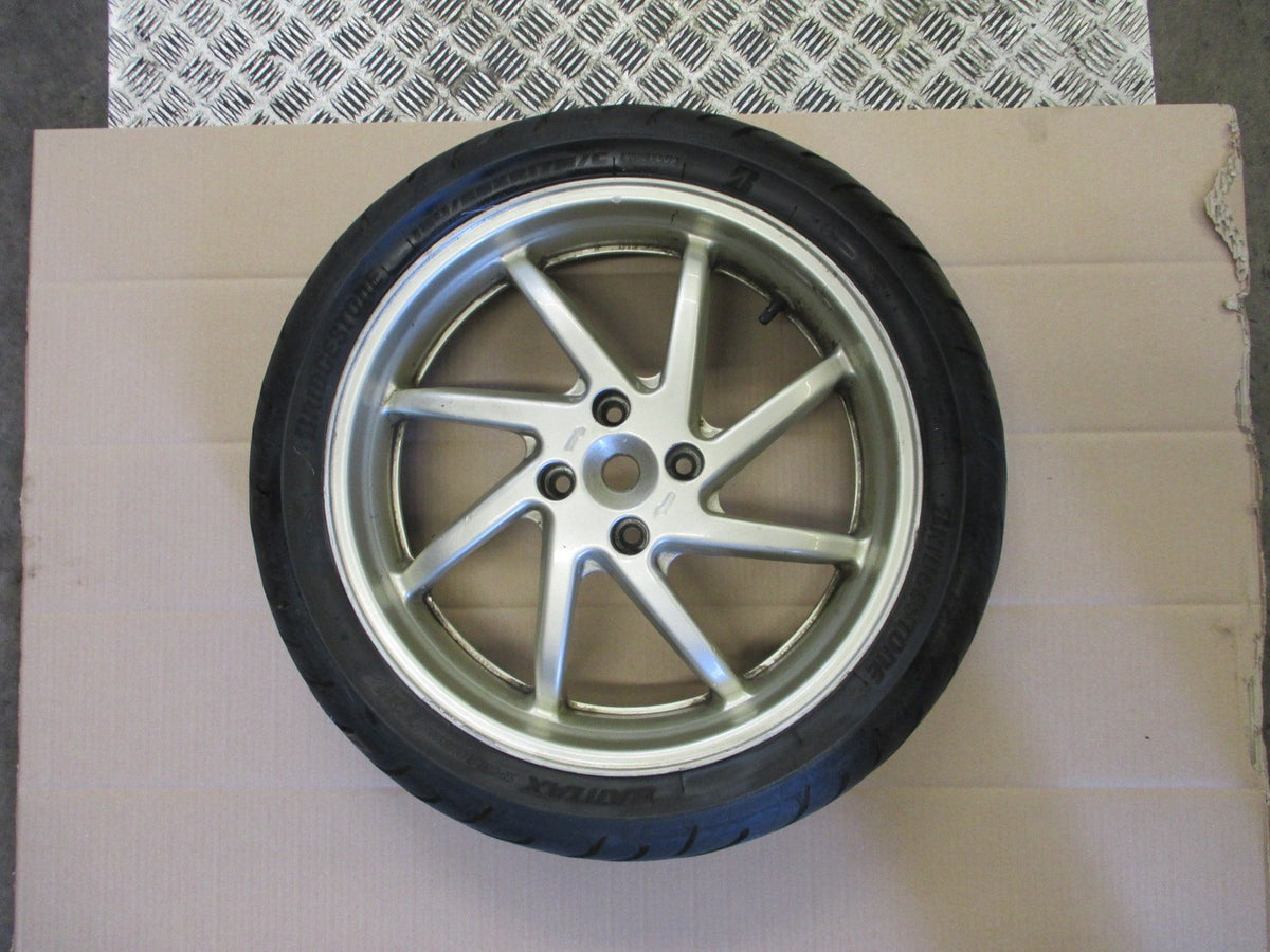 Roue arrière 8 branches avec pneu très peu roulé pour Honda 750 VFR - RC36-1