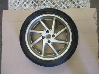 Roue arrière 8 branches avec pneu très peu roulé pour Honda 750 VFR - RC36-1