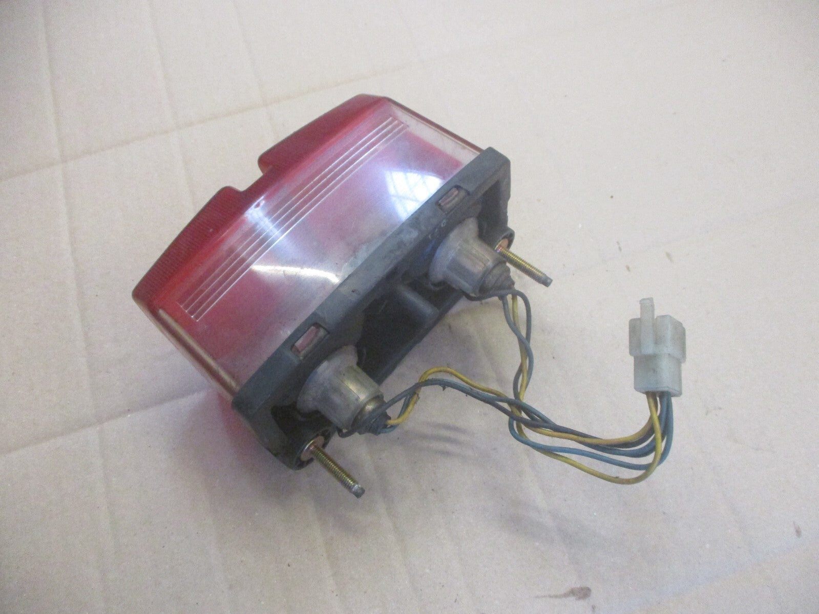 Feu arrière pour Yamaha 125 TDR modèle 3XD
