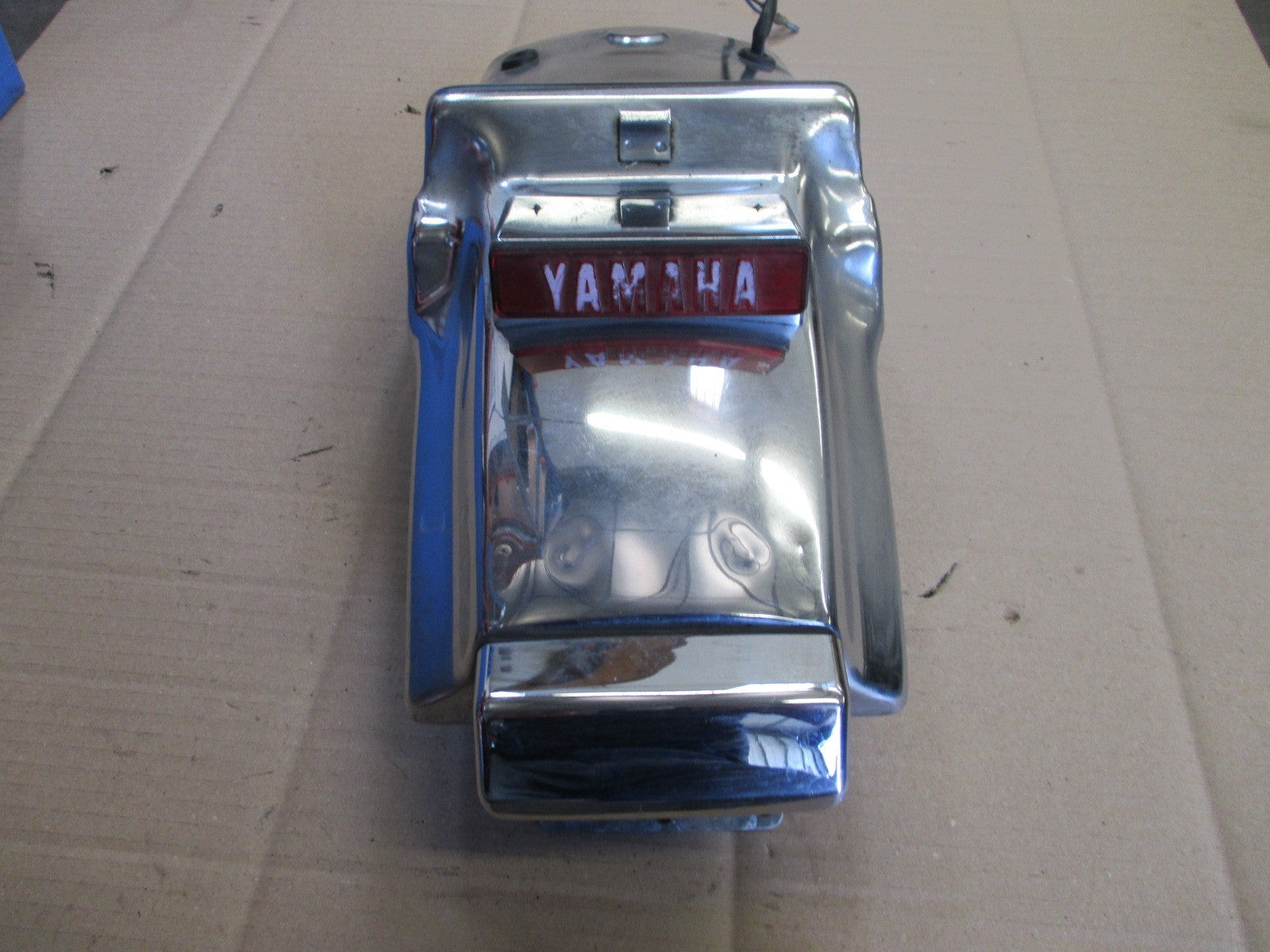 Garde boue arrière + feu de plaque pour Yamaha 750 FZX - 2JE - 4AM