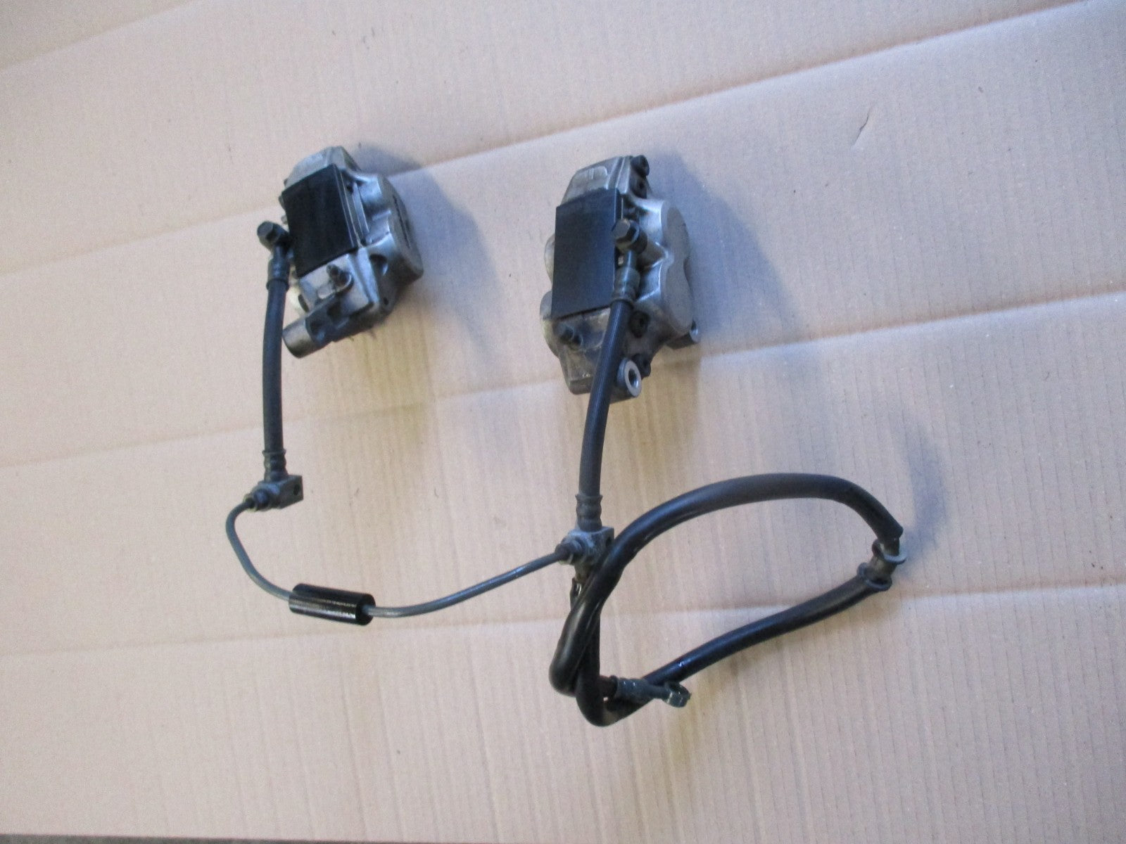 Etrier de frein avant droit et gauche pour Yamaha 850 TDM - 4TX