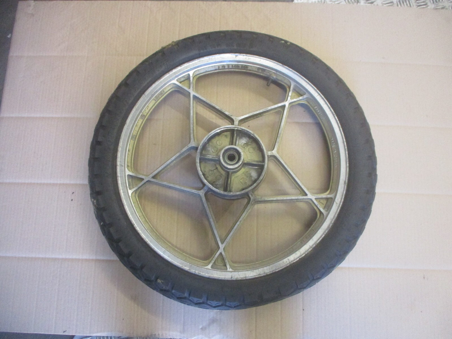 Roue avant et arrière pour Suzuki 125 GT Gold Label