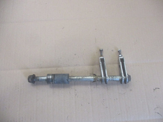Axe de roue arrière pour Honda 125 CM - JC05