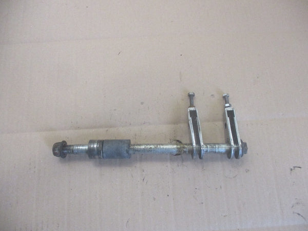 Axe de roue arrière pour Honda 125 CM - JC05