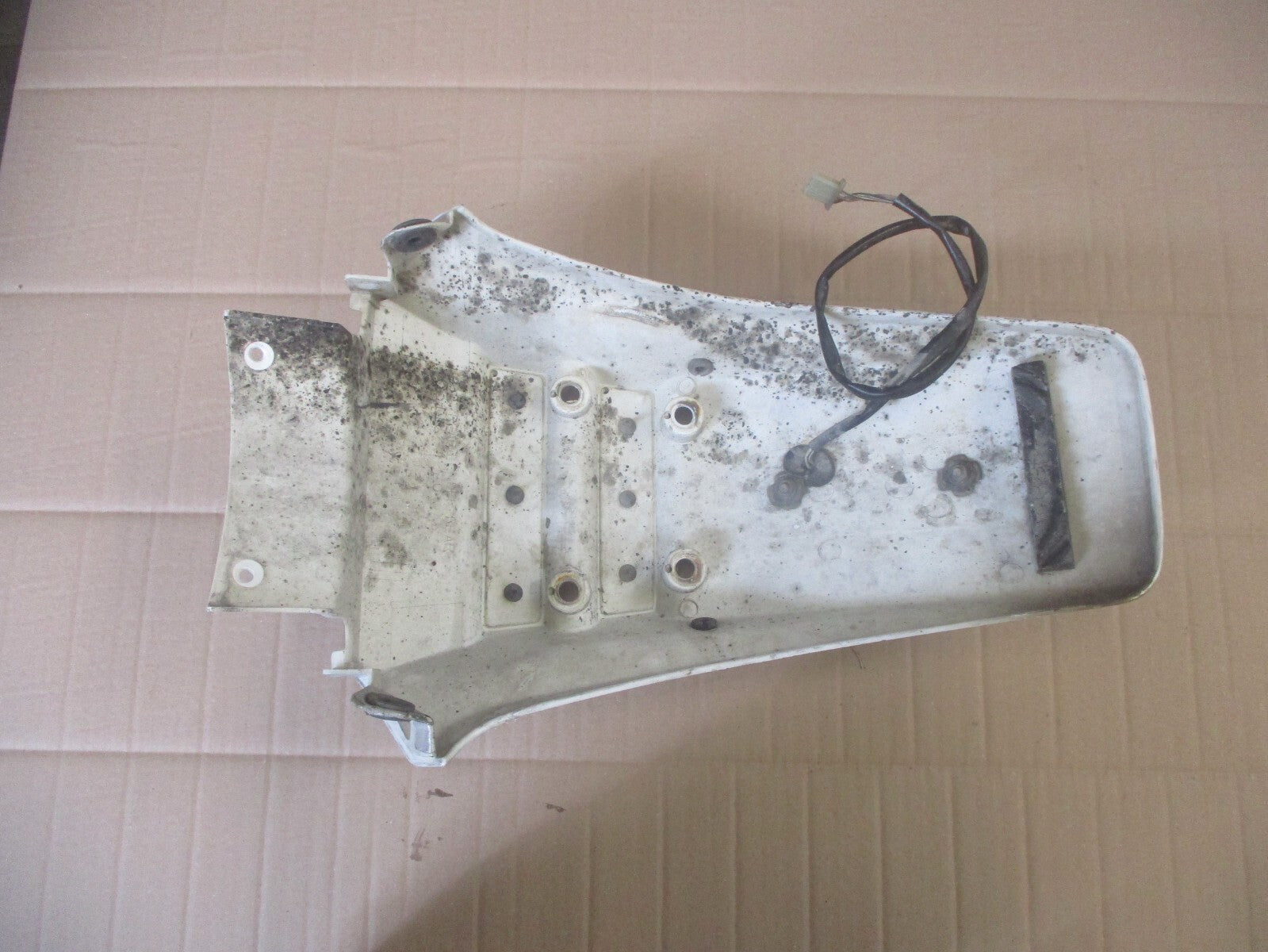 Garde boue arrière + feu pour Suzuki 650 DR RS SE - SP44A