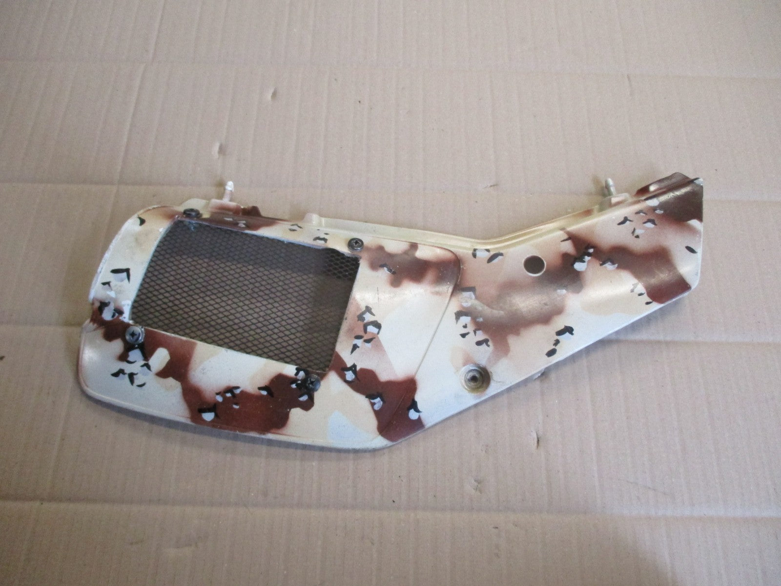 Caches latéraux pour Suzuki 600 DR - 650 DR - SN41A - SP41A