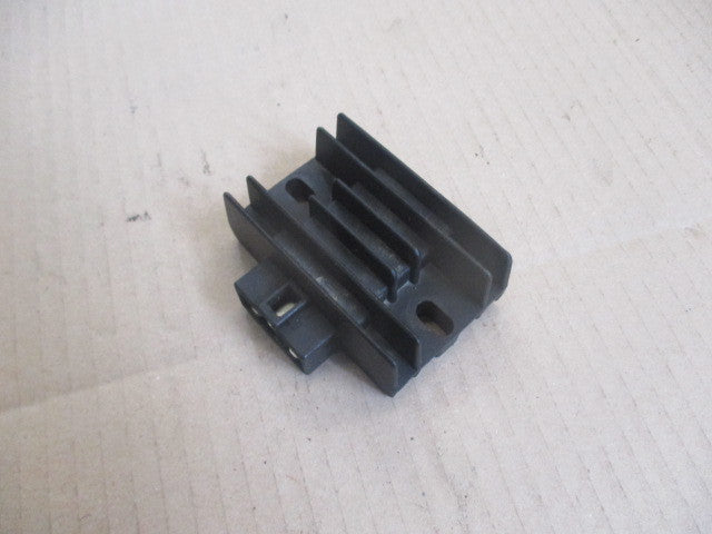 Régulateur pour Yamaha 125 YBR -  RE031 - Modèle à carburateur