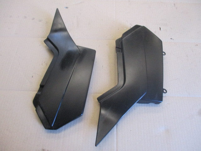 Caches latéraux pour Yamaha 125 TW - DE01 - DE054