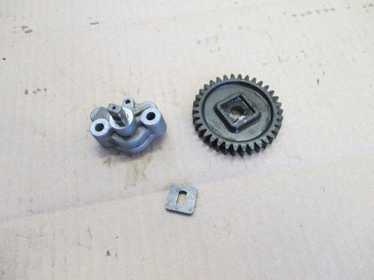 Pompe à huile pour Honda 125 CBF - JC74