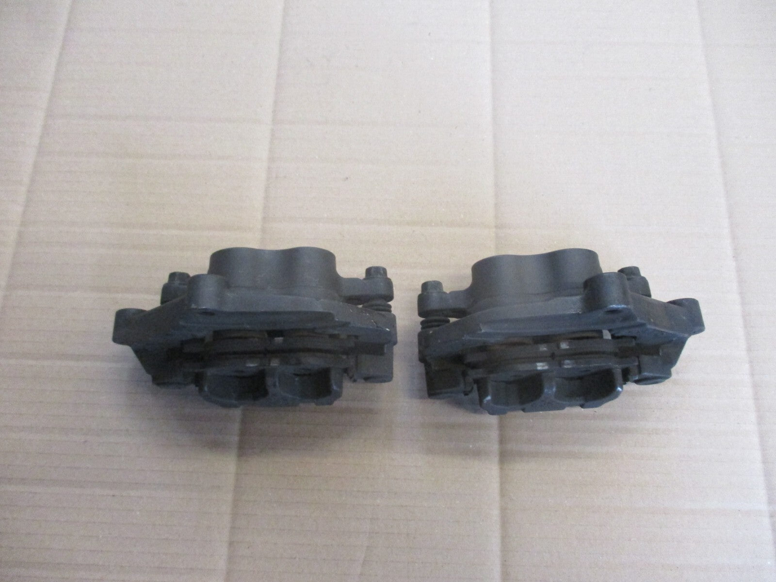 Etriers de frein avant double pistons pour Yamaha 750 FZX - 2JE - 4AM